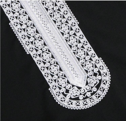 Djellaba noire pour homme à manches courtes avec broderie arabe raffinée