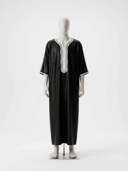 Djellaba noire pour homme à manches courtes avec broderie arabe raffinée
